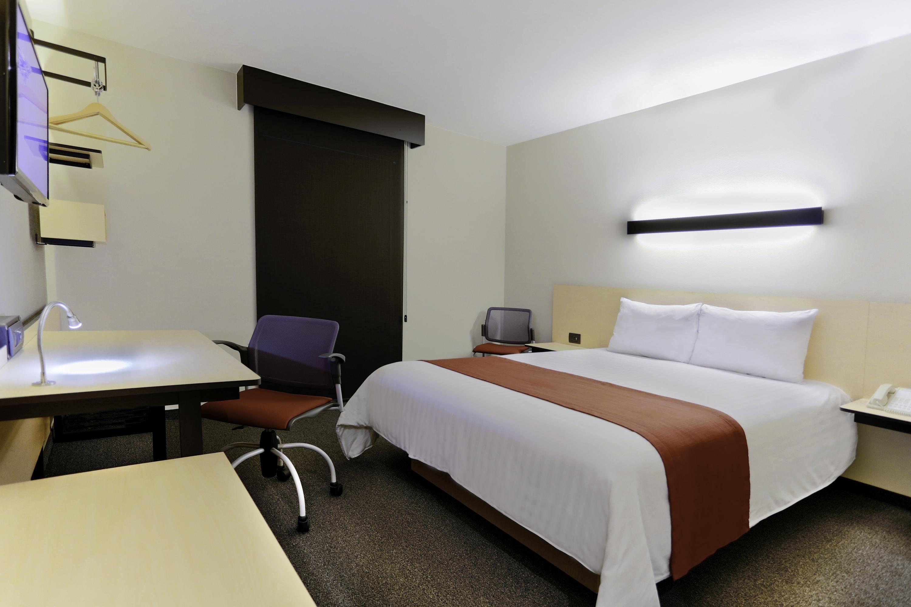 City Express By Marriott Irapuato Norte Экстерьер фото