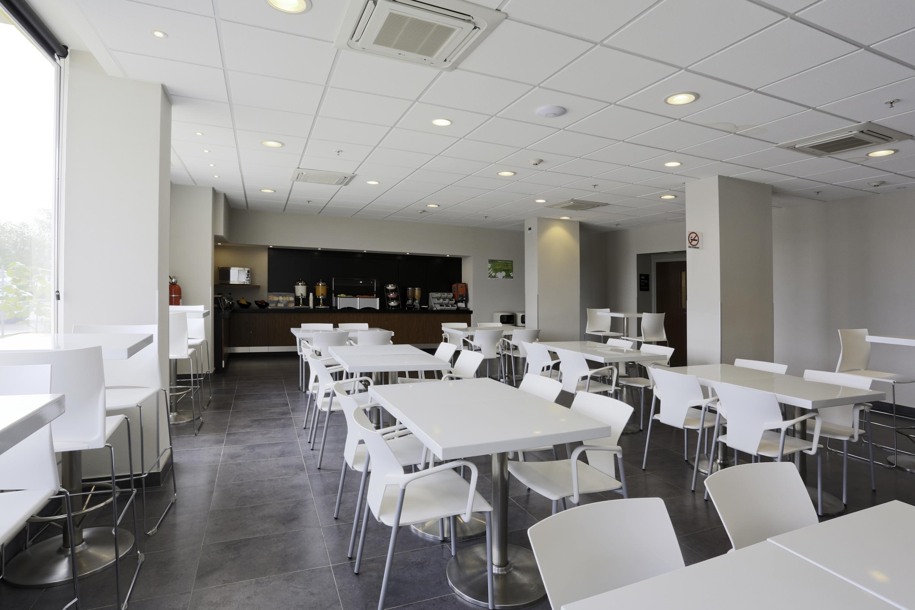 City Express By Marriott Irapuato Norte Экстерьер фото