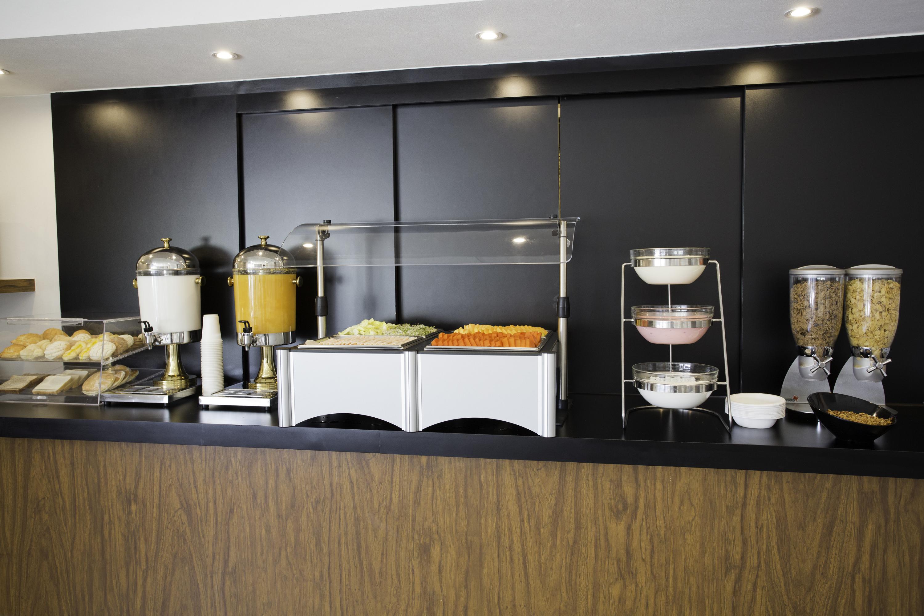 City Express By Marriott Irapuato Norte Экстерьер фото