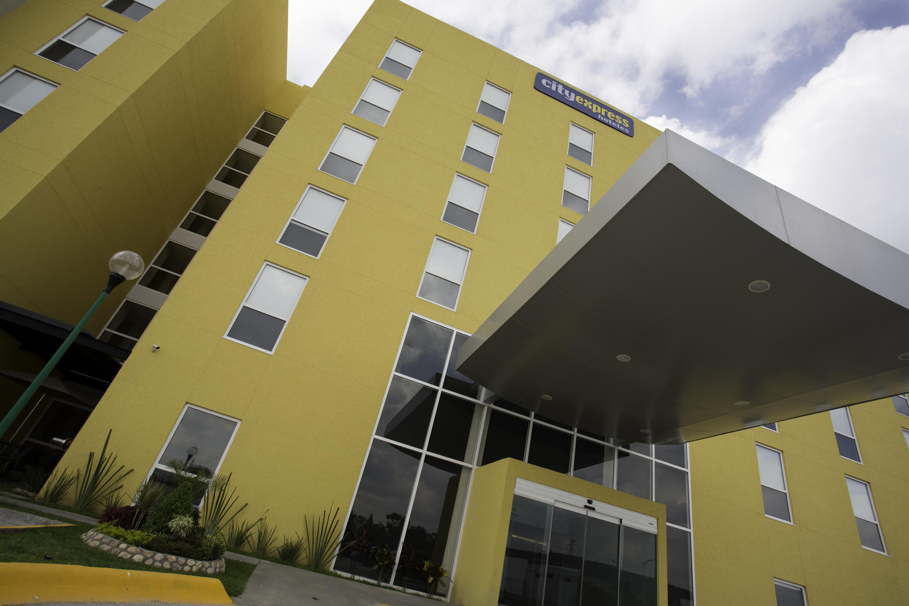 City Express By Marriott Irapuato Norte Экстерьер фото