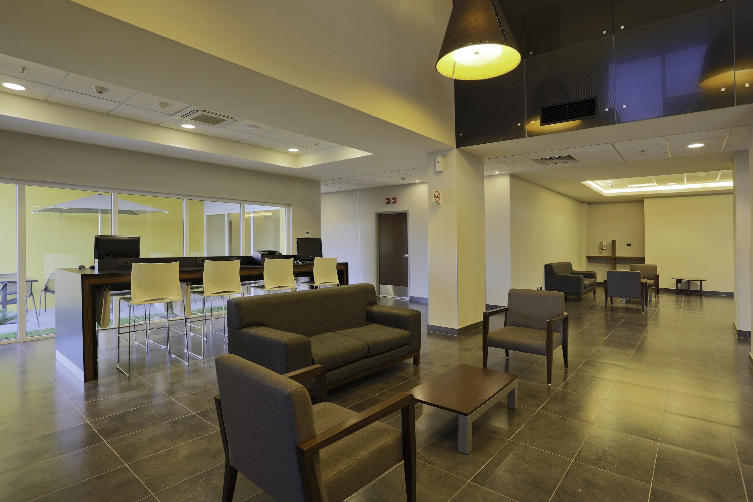 City Express By Marriott Irapuato Norte Экстерьер фото