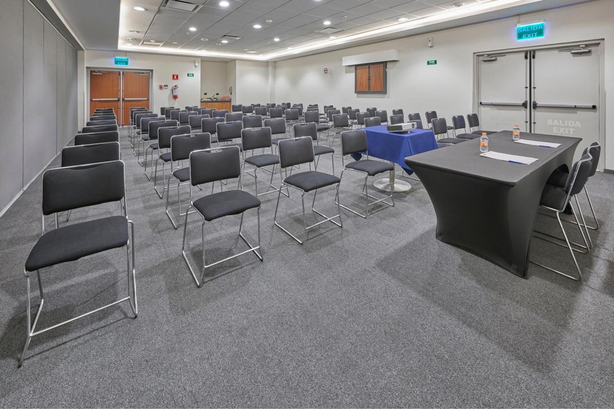 City Express By Marriott Irapuato Norte Экстерьер фото