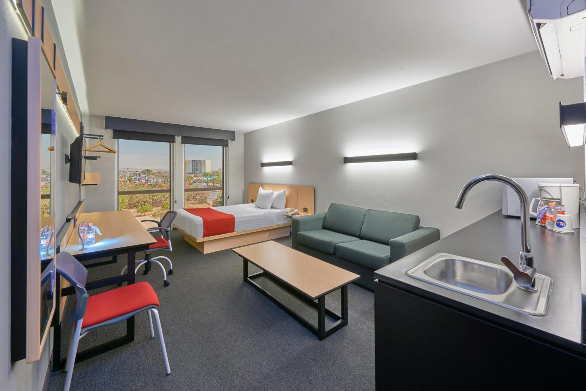 City Express By Marriott Irapuato Norte Экстерьер фото