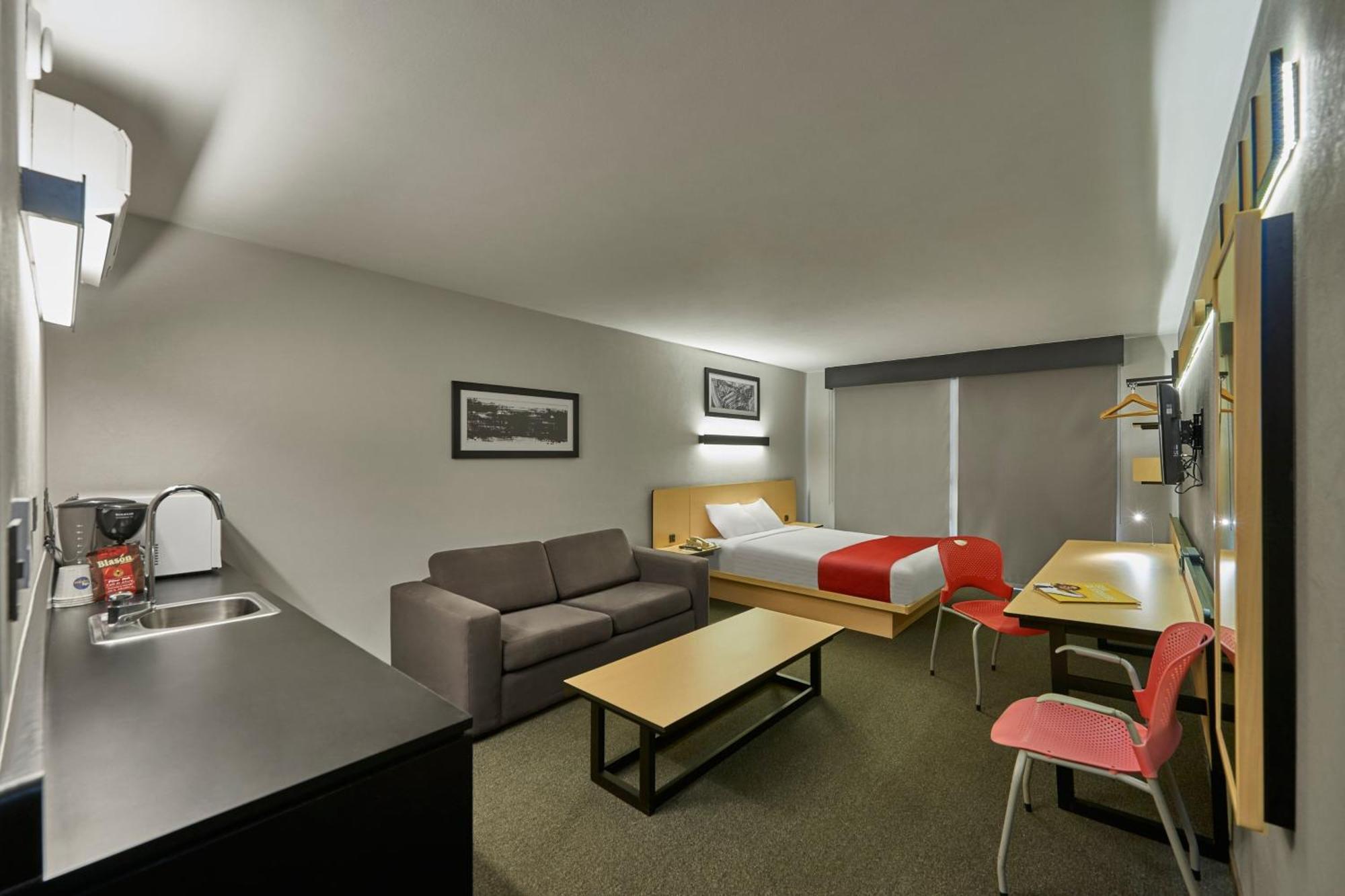 City Express By Marriott Irapuato Norte Экстерьер фото